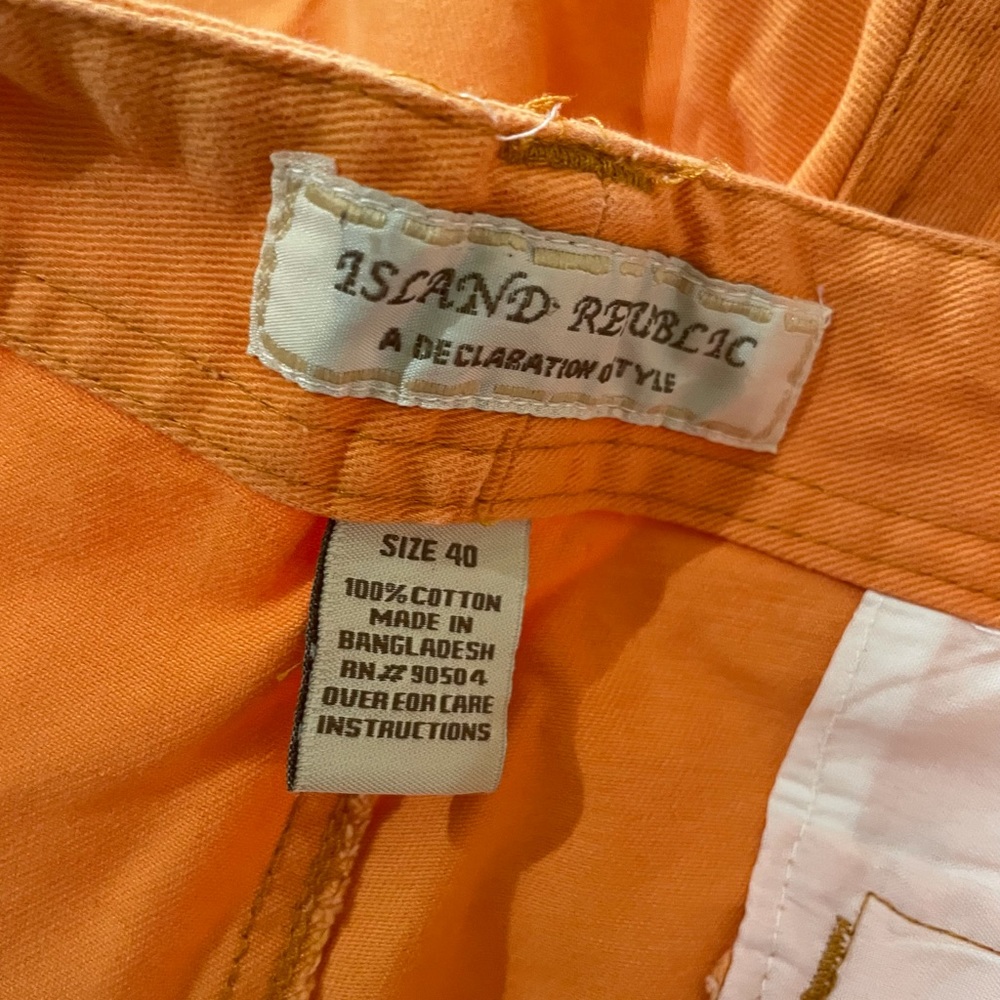 Island republic orange golf shorts. Size 40